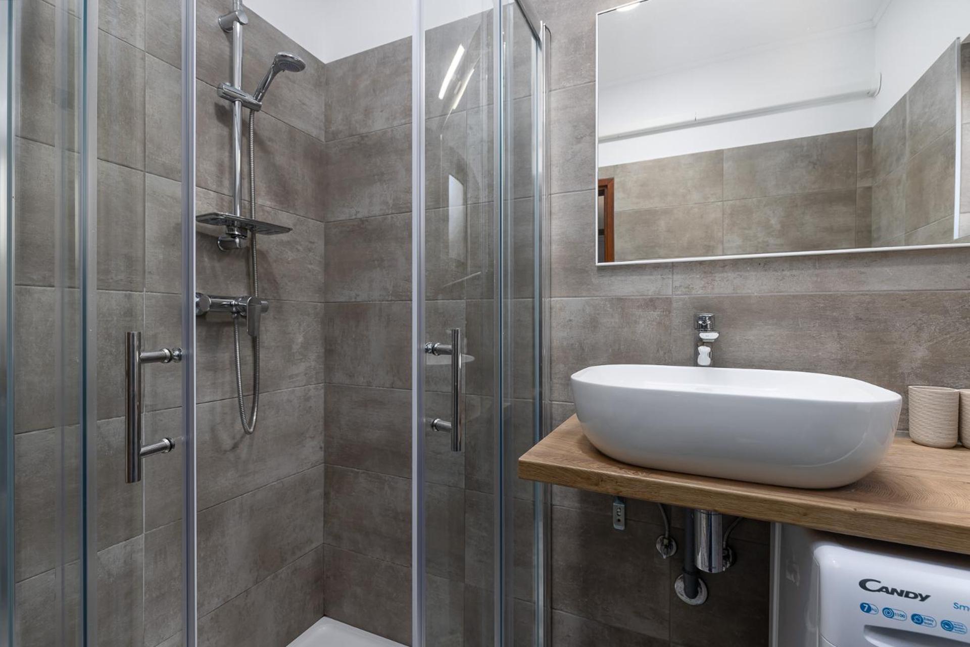 Apartament Emi *