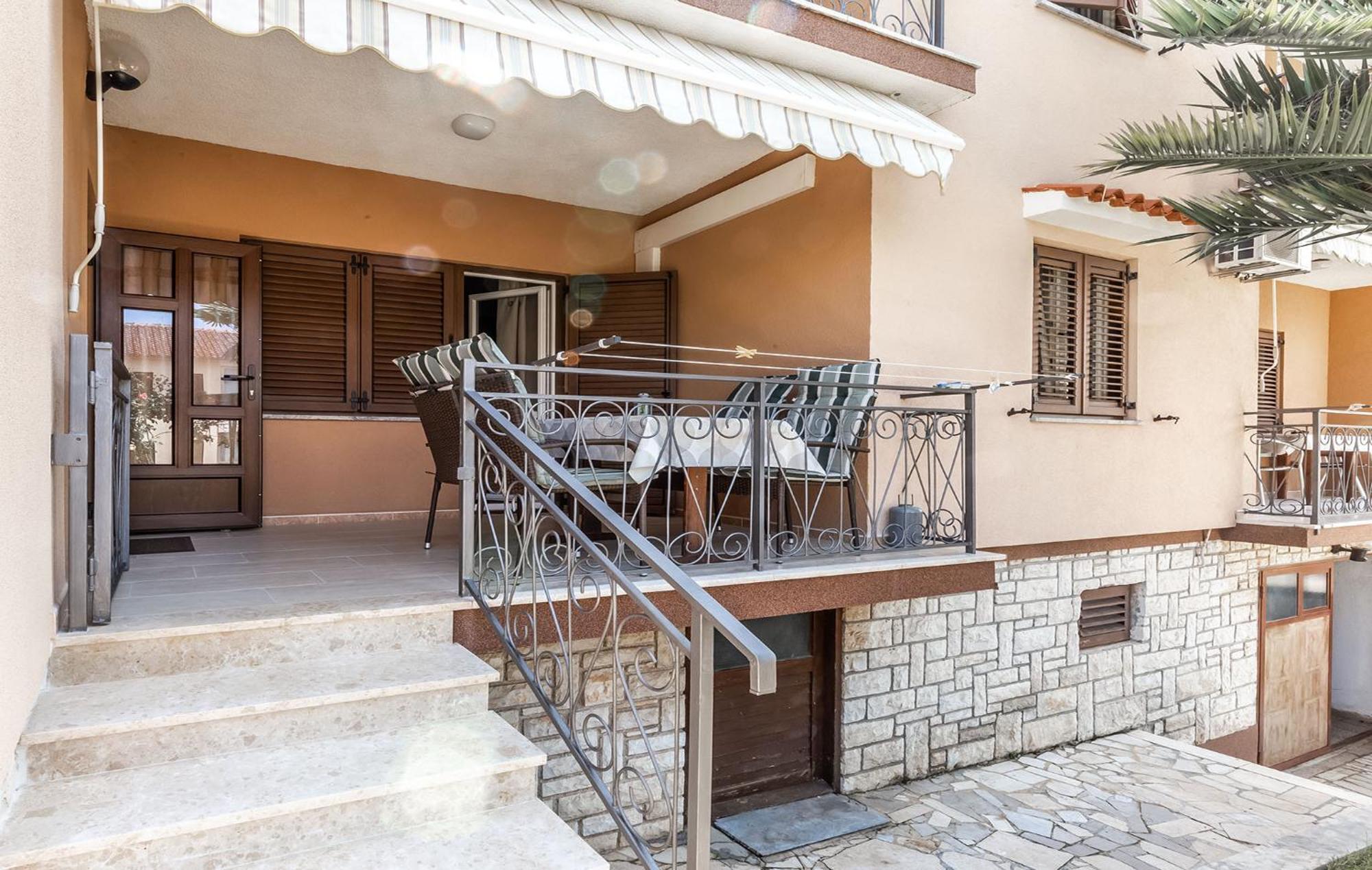 Apartament Emi