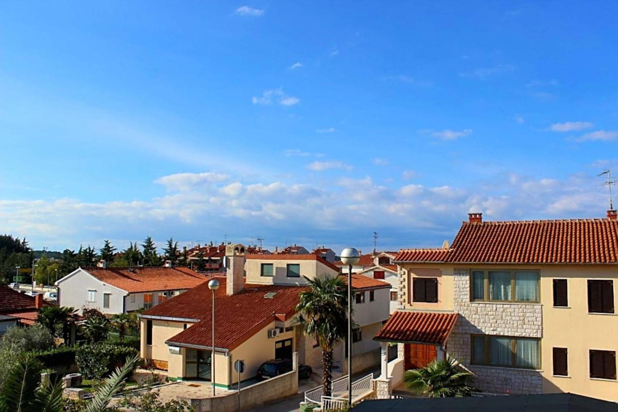 Apartament Emi